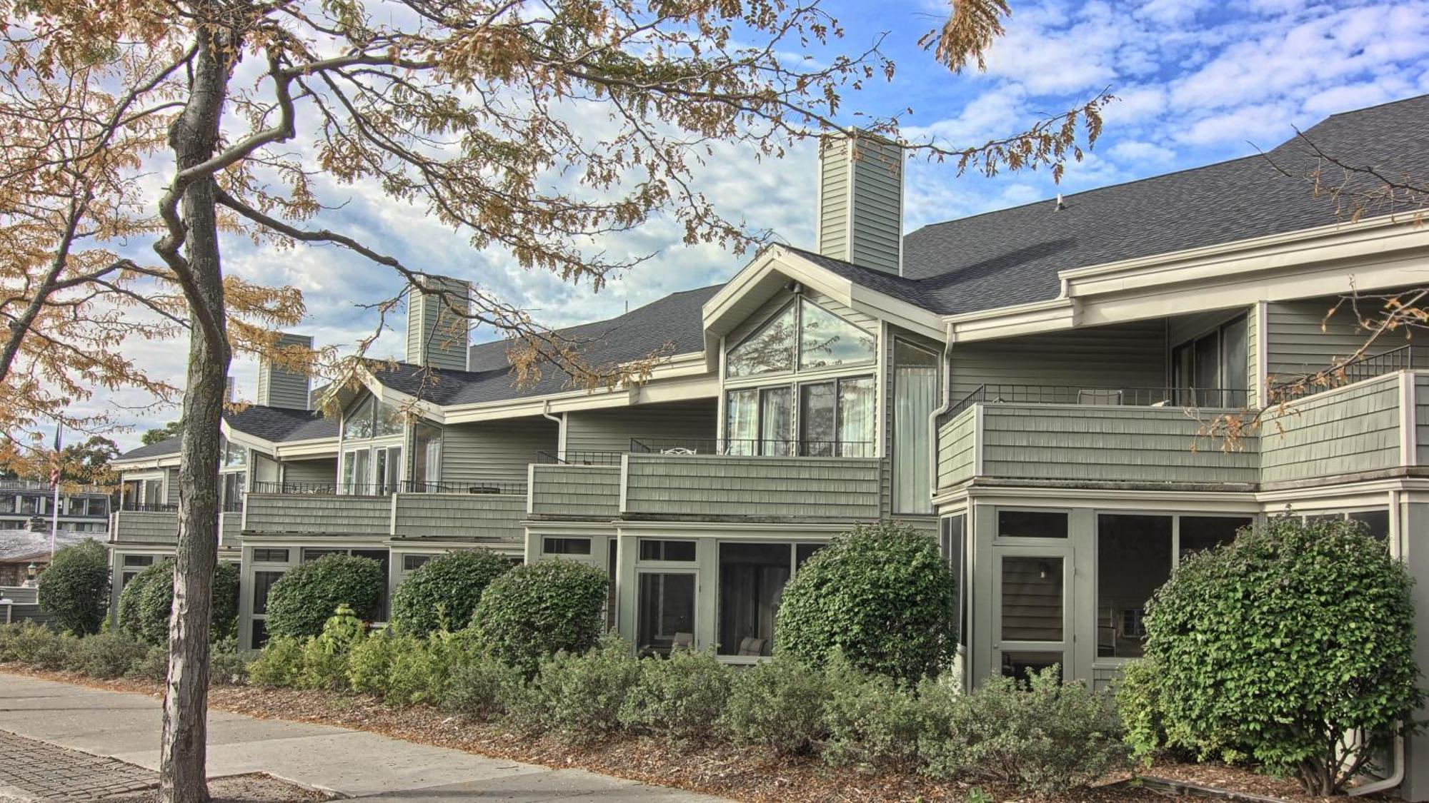 Pointes North Inn 샤를부아 외부 사진